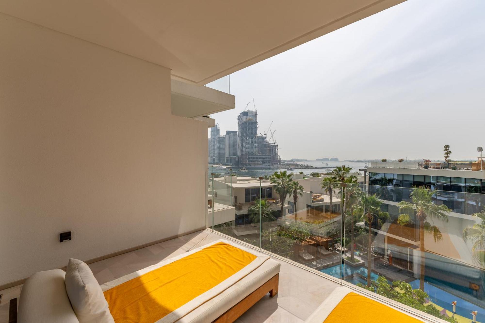 Five Palm Jumeirah Residences - Mint Stay Дубай Екстериор снимка