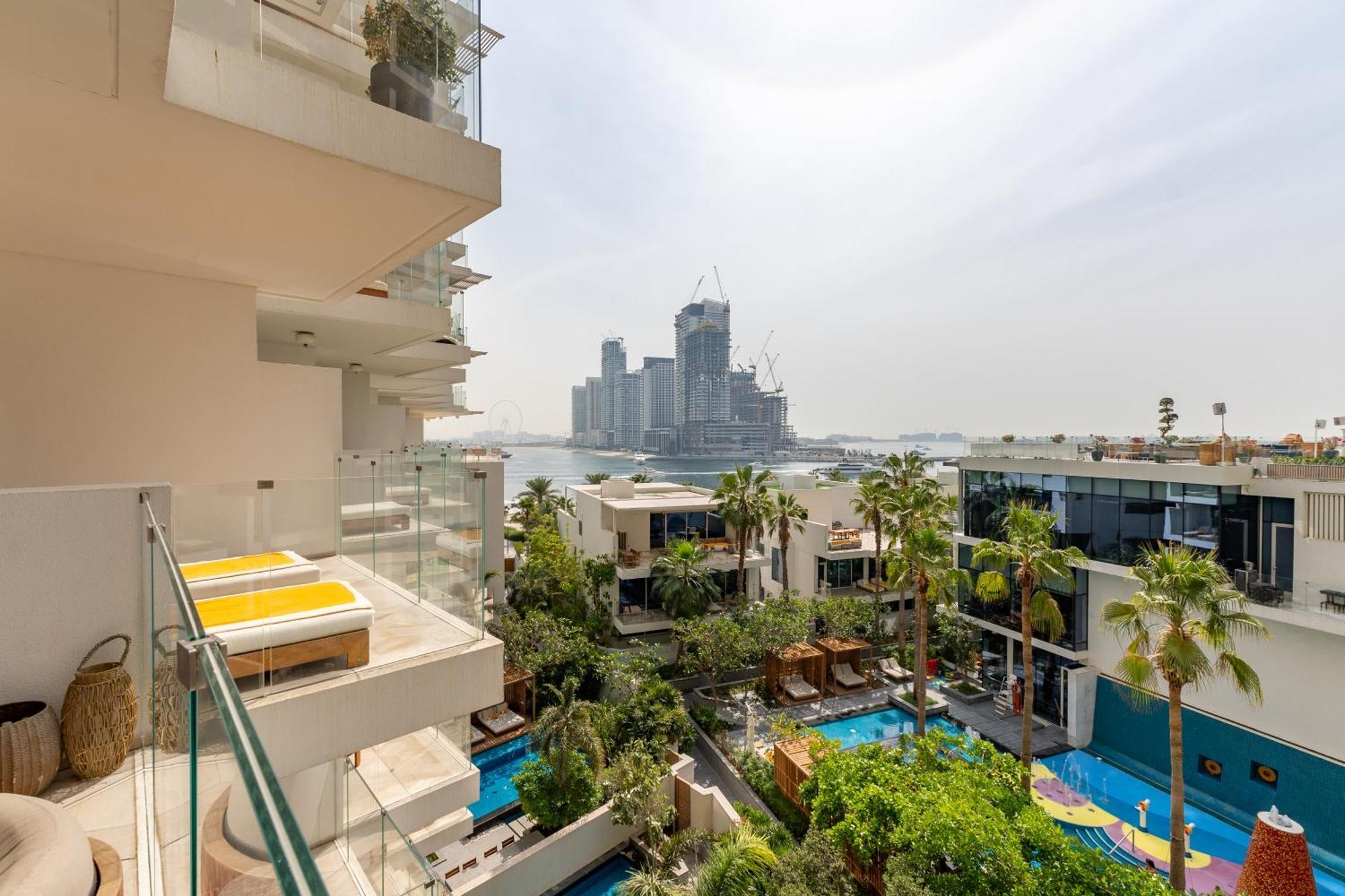 Five Palm Jumeirah Residences - Mint Stay Дубай Екстериор снимка