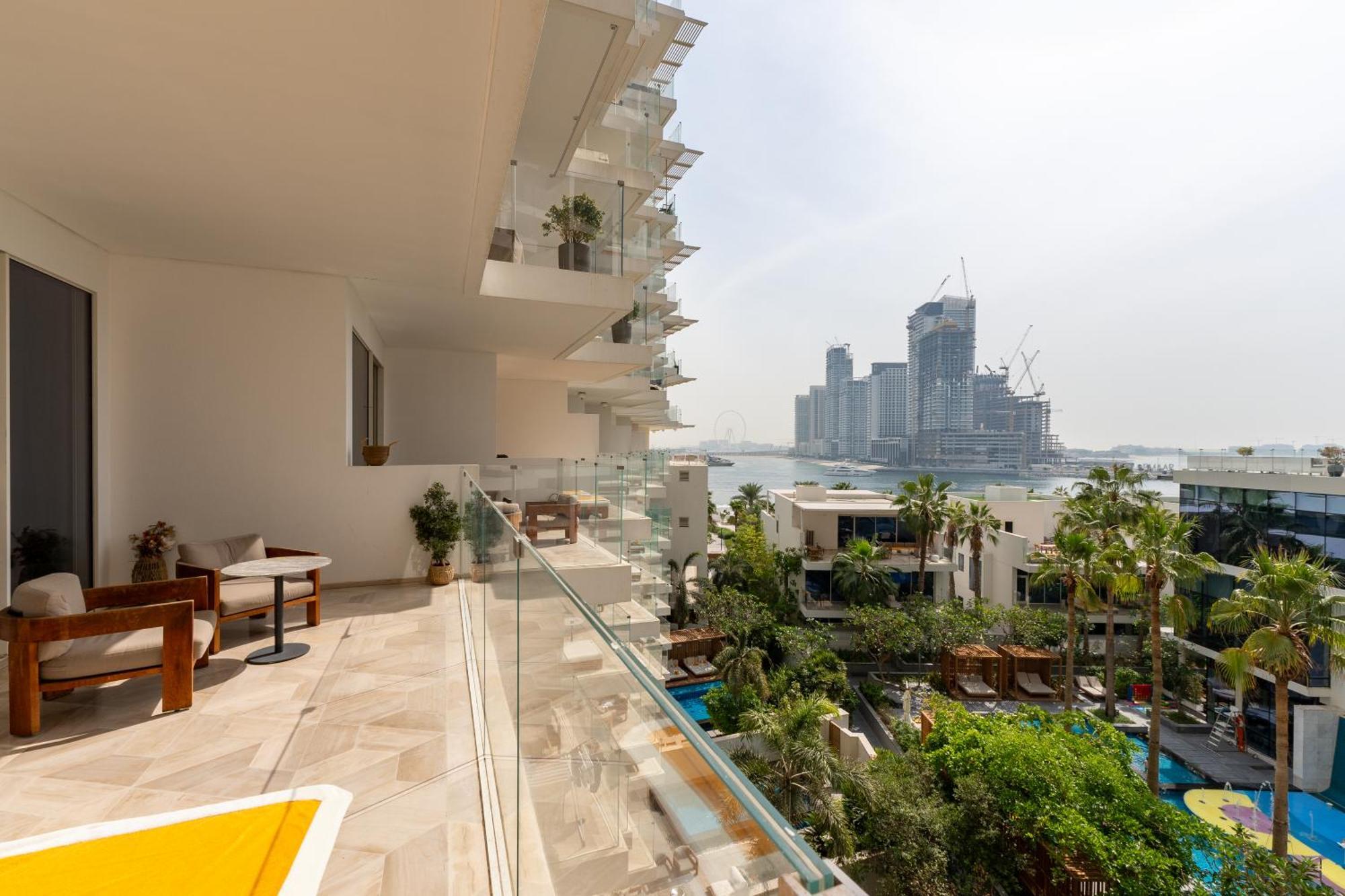 Five Palm Jumeirah Residences - Mint Stay Дубай Екстериор снимка