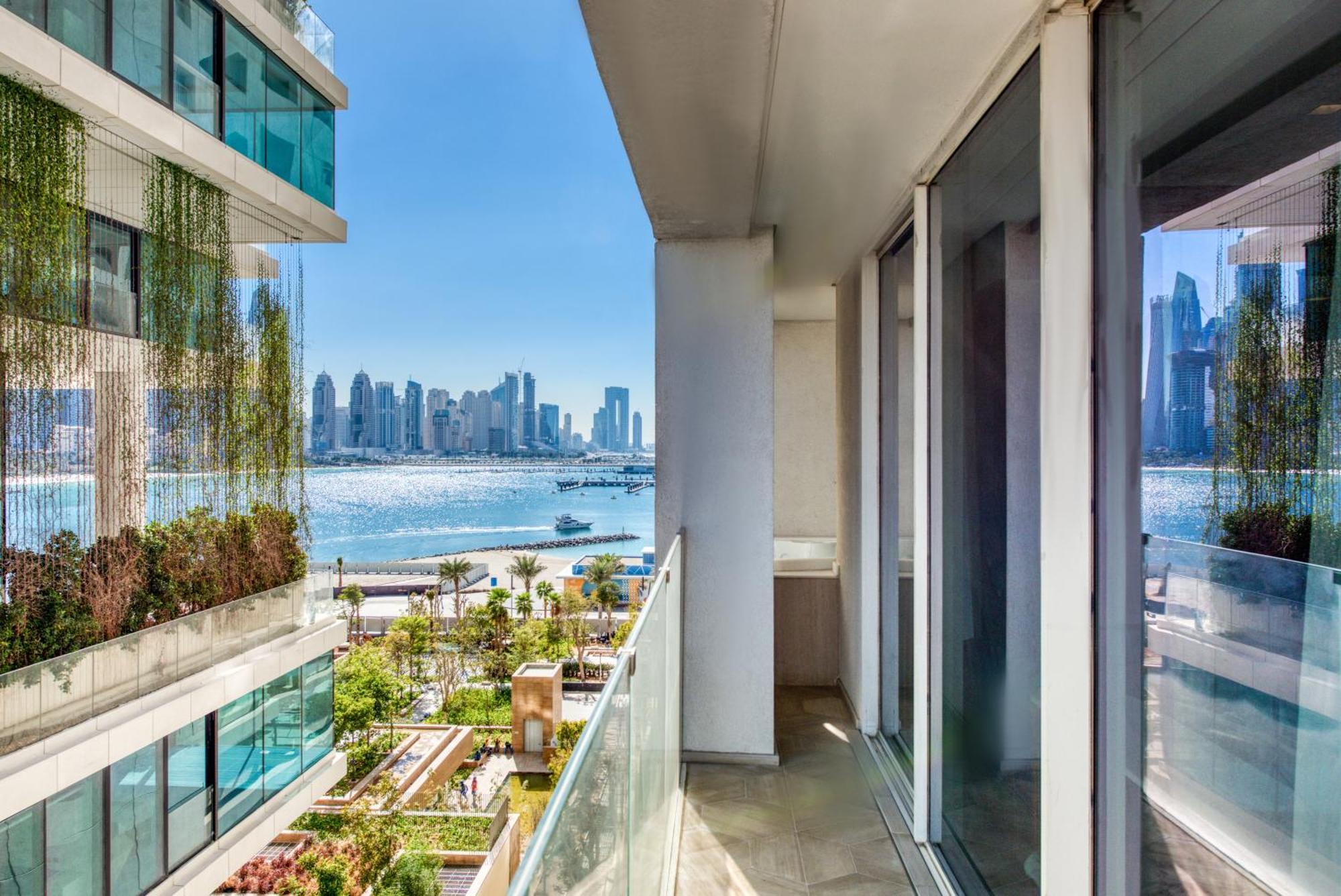 Five Palm Jumeirah Residences - Mint Stay Дубай Екстериор снимка