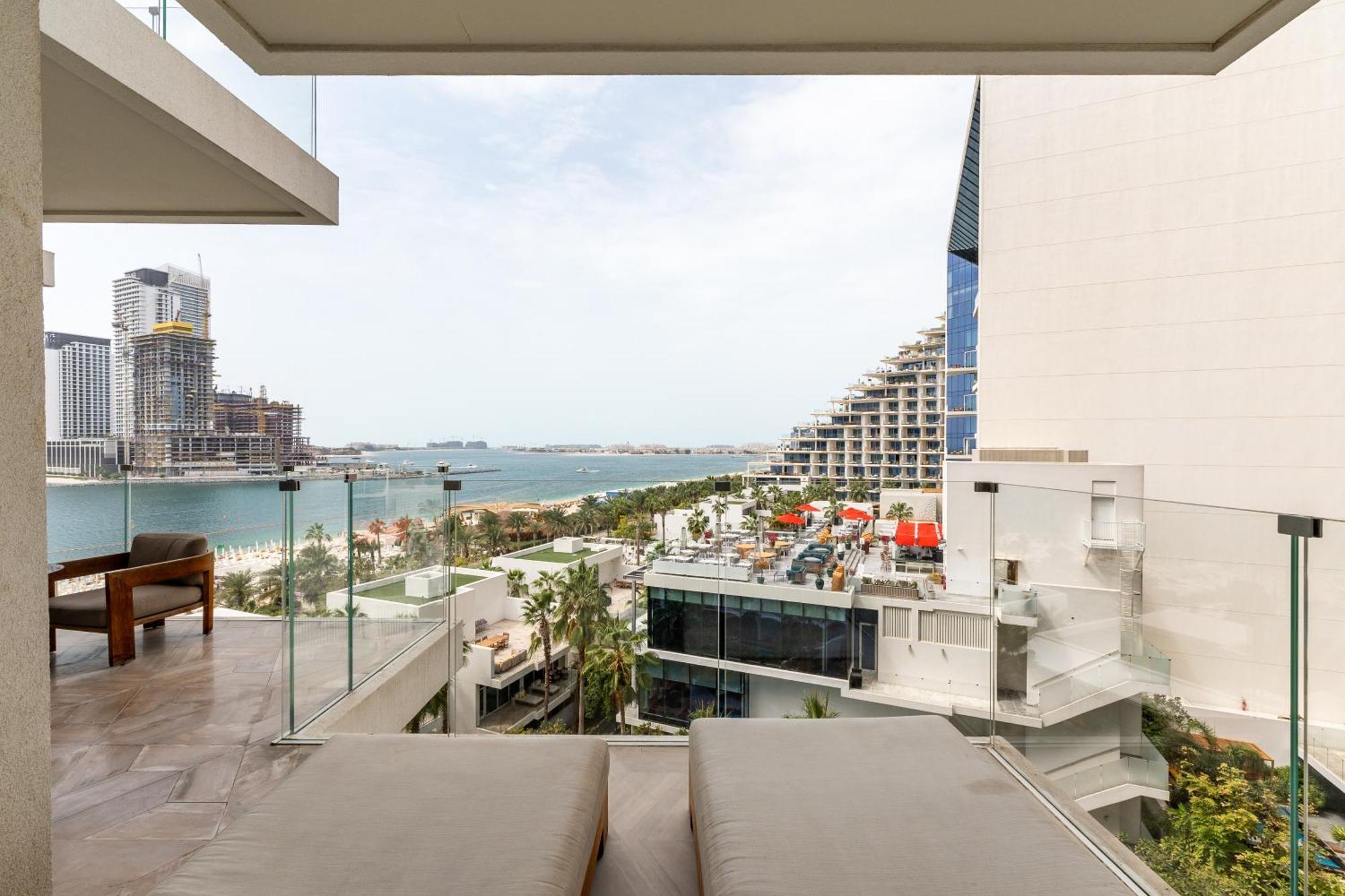 Five Palm Jumeirah Residences - Mint Stay Дубай Екстериор снимка